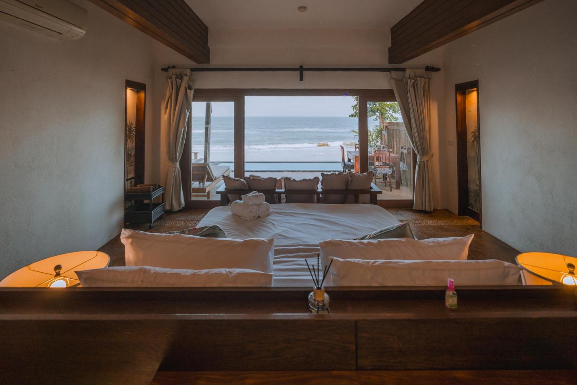 Areeya Beachfront Villas Pranburi Ban Nong Sua  Экстерьер фото